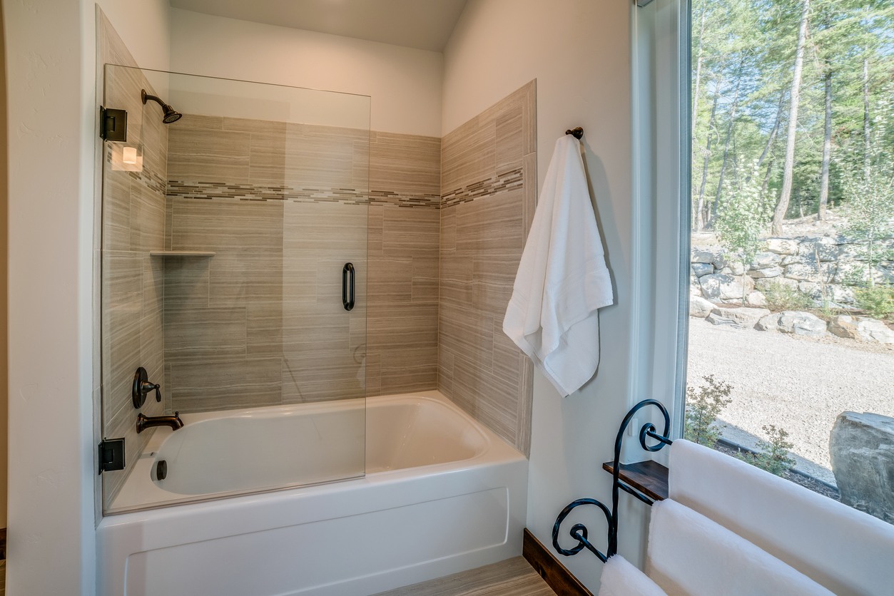 Shower & Tub Repair in Catherine